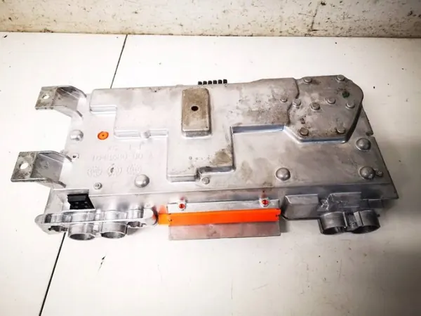 Tesla Model S Jännitemuunnin OEM 104868000a image 2