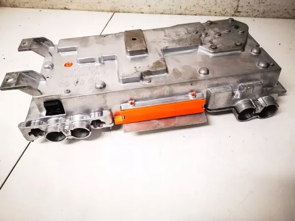 Tesla Model S Jännitemuunnin OEM 104868000a image 3