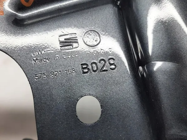 OEM 575821168 etulokasuoimen kiinnike Seat Ateca image 4