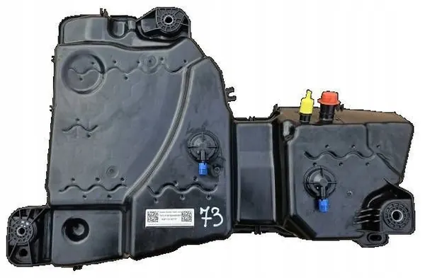 Pompe réservoir AdBlue OEM 5QF131877P pour VW Tiguan II image 2