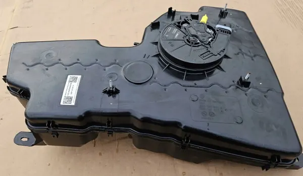 Pompe réservoir AdBlue OEM 5QF131877P pour VW Tiguan II image 7