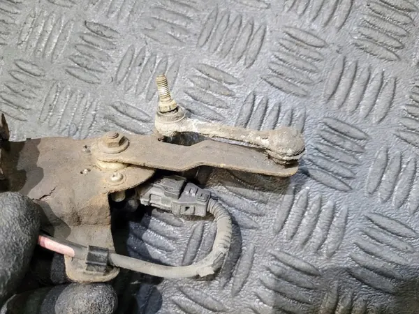 Lexus GS IV Bakre Nivåsensor OEM CZUJNIK POZIOMOWANIA TYL image 3