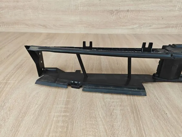 OEM 9464209 Luftintagsjalusi BMW G30 G31 image 3
