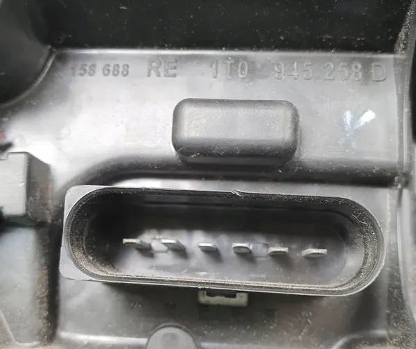 Bakljus Höger VW Touran 1T0945258D 1T0945096N image 4