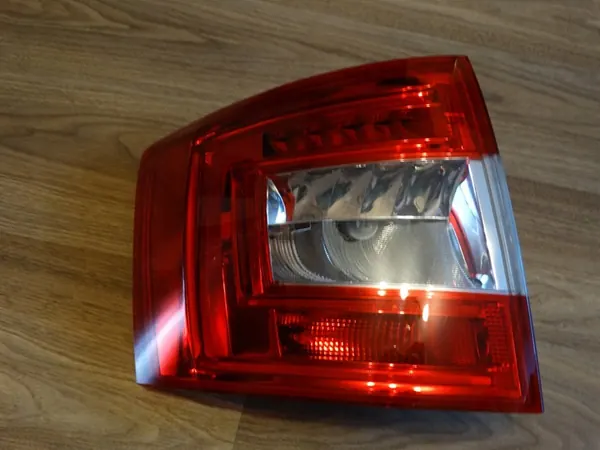 Luz Trasera Izquierda 5E9945095A Skoda Octavia 3 III Kombi image 2