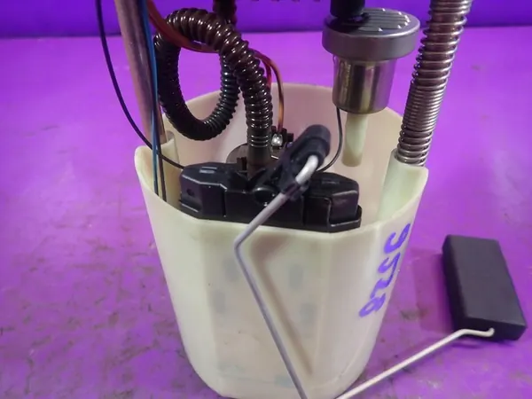 FIAT PANDA II 03-11 1.1 Bomba de combustível 4 pinos 46798695 image 2