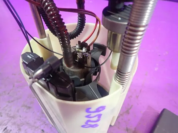 FIAT PANDA II 03-11 1.1 Bomba de combustível 4 pinos 46798695 image 3