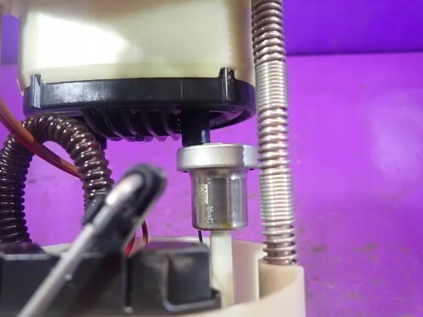 FIAT PANDA II 03-11 1.1 Bomba de combustível 4 pinos 46798695 image 4