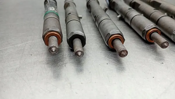 Set Iniettori Audi A6 C5 Passat B5 2.5 TDI 059130201G 059130202 image 5