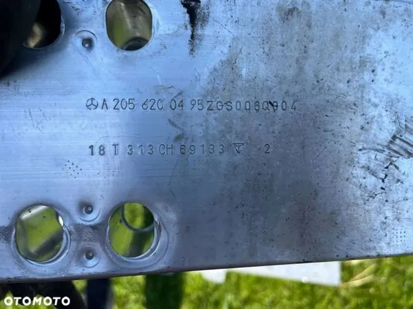 Mercedes-Benz framstötfjädersförstärkning OEM A2056200495 image 3