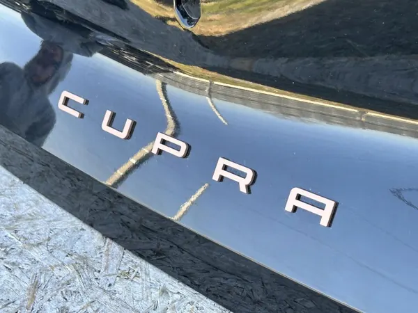 Cupra Leon IV Kofferbakdeksel Strip OEM 5FE853955H image 3