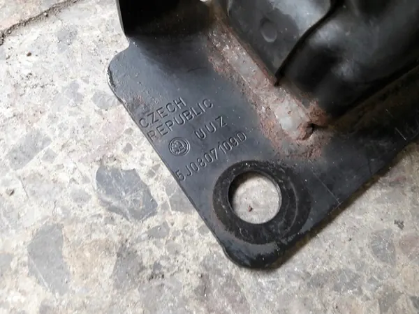 Skoda Etupuskuri 5J0807109D image 5