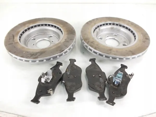 Discos e pastilhas dianteiras EGW OEM Toyota Yaris 2 image 2