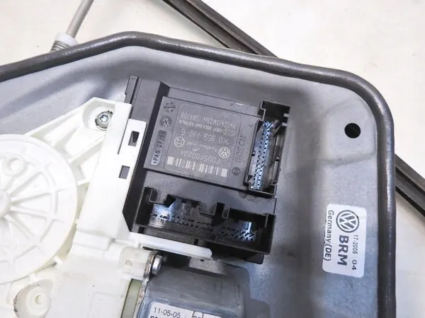 Mecanismo de janela dianteira direita VW Golf V Plus image 5