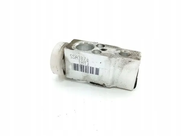 Suzuki A/C laajennusventtiili OEM SSH387B164 image 2