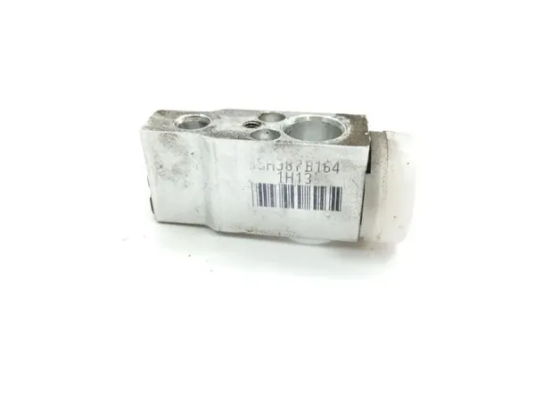 Suzuki A/C laajennusventtiili OEM SSH387B164 image 4