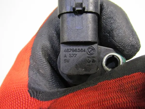 Sensor de posición del árbol de levas Opel Vectra C 1.9 CDTI image 2