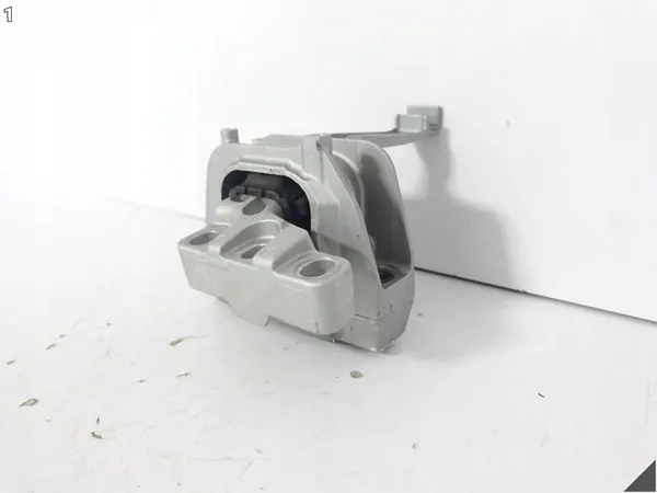 VW Tiguan Moottorin Kiinnitys Oikea 2.0TDI OEM 5WA199262AQ image 2