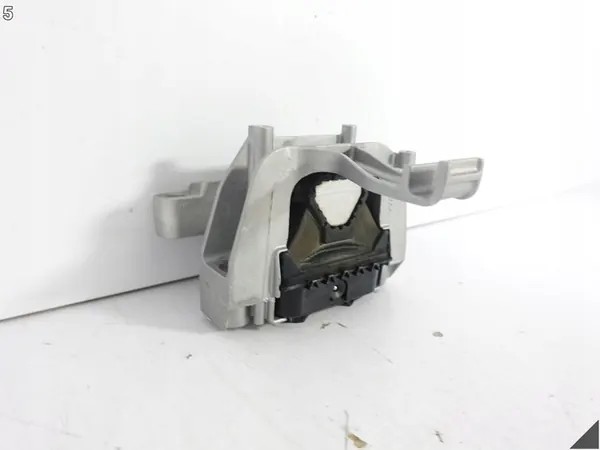 VW Tiguan Moottorin Kiinnitys Oikea 2.0TDI OEM 5WA199262AQ image 6