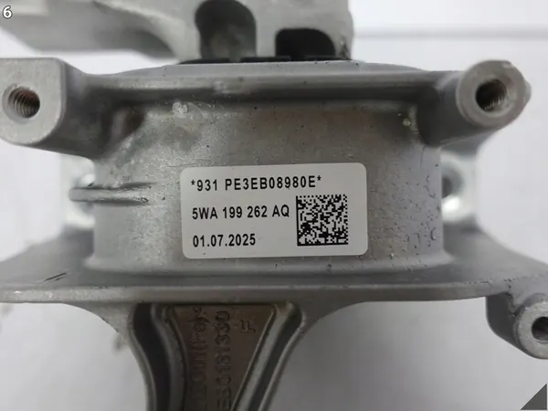 VW Tiguan Moottorin Kiinnitys Oikea 2.0TDI OEM 5WA199262AQ image 7