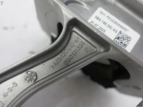 VW Tiguan Moottorin Kiinnitys Oikea 2.0TDI OEM 5WA199262AQ image 8