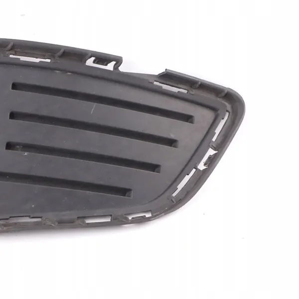 Mercedes W205 Voorbumper Rooster Rechts AMG A2058854123 image 3