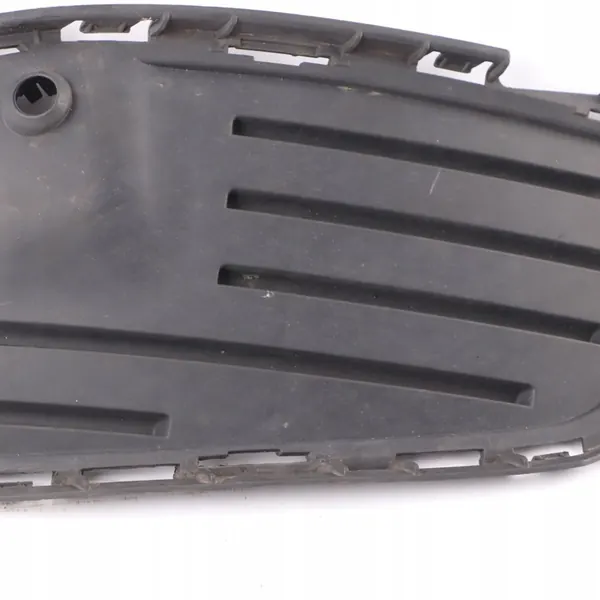 Mercedes W205 Voorbumper Rooster Rechts AMG A2058854123 image 4