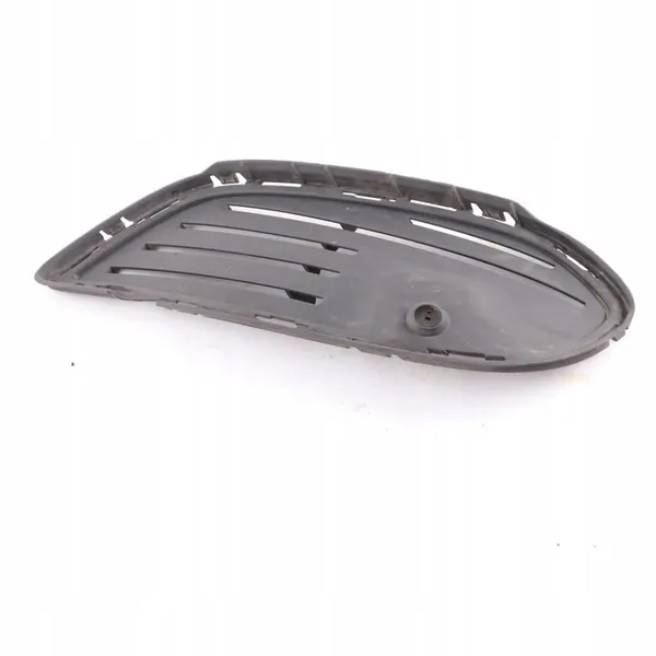 Mercedes W205 Voorbumper Rooster Rechts AMG A2058854123 image 7