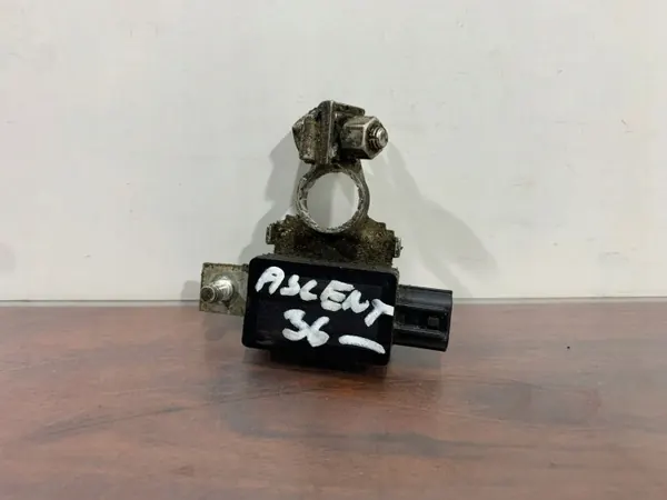 Subaru Ascent Pyrotekninen Puristin OEM A0400710302461 image 2