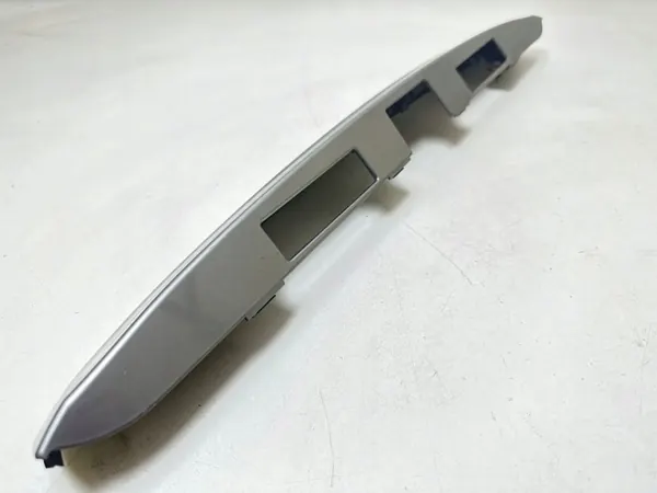 Nissan Note E11 Dashboard Light Strip OEM 90812BH20A image 3