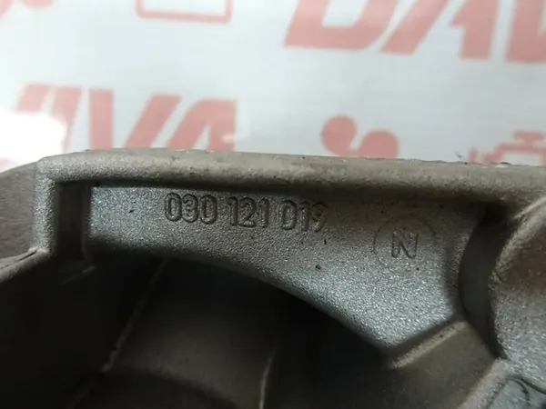 Pompa acqua VW Golf 1.6 16V 2002 OEM 030121019 image 4