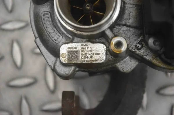 Turboaggregat VW POLO 1.2L 66kW 2014 04E145713B image 5