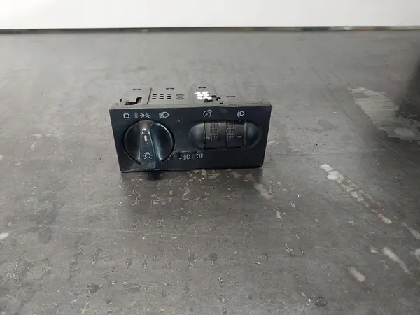 Interruptor de luz Volkswagen Golf III image 2