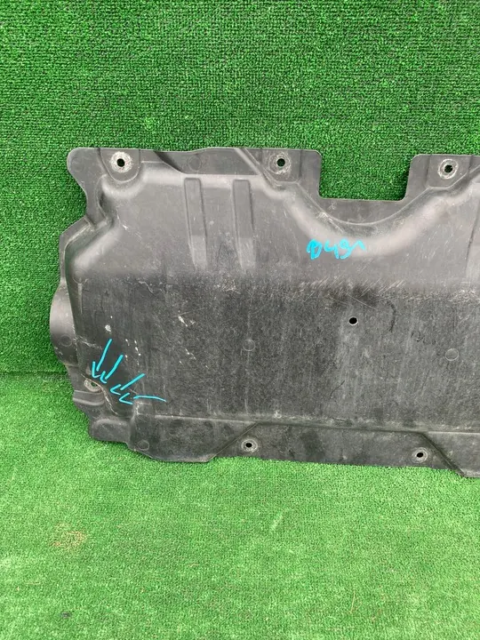 MERCEDES W205 C KLASSE MOTORSKYDD A2055240230 image 3