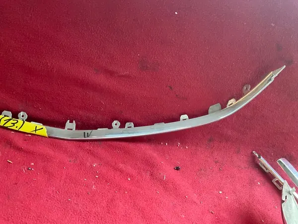 OPEL ASTRA J 09 Grill Chrome Trim 13264458 image 3