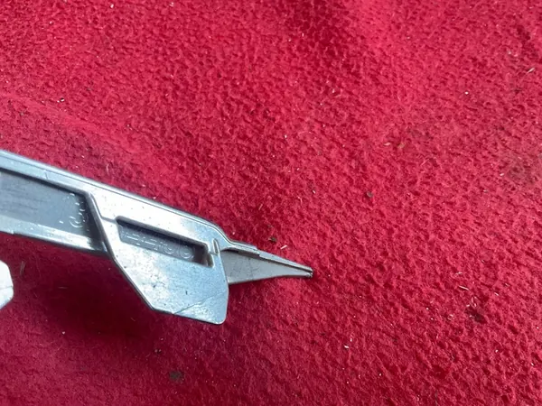 OPEL ASTRA J 09 Grill Chrome Trim 13264458 image 8