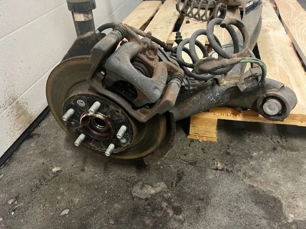 Viga suspensión trasera Mazda CX-3 OEM 4R2R4RE2QWQWQ2WWW image 8