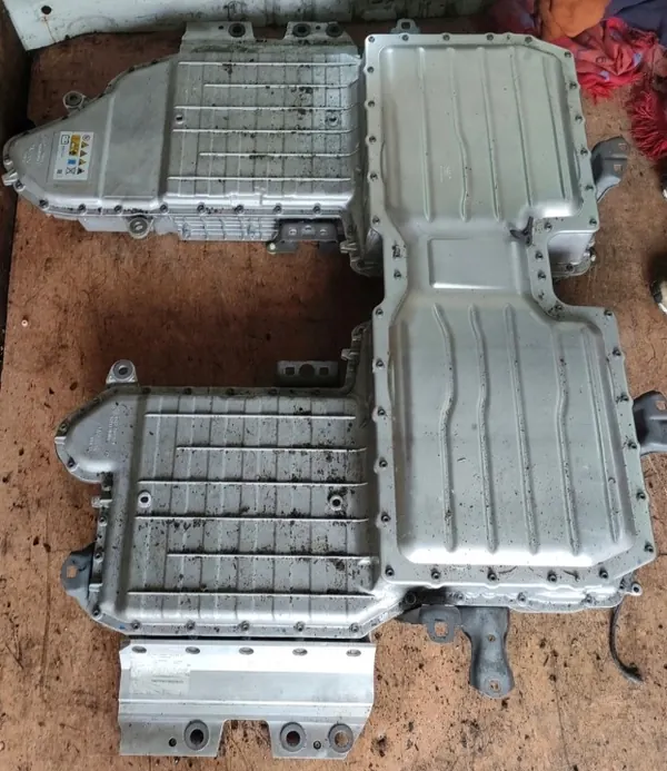Batería híbrida BMW OEM 8864164 92Ah para X5 G05 50e image 2