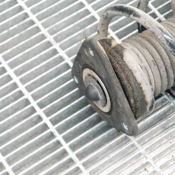 Ammortizzatore Anteriore Sinistro Volvo C30 1.6L 2010 OEM 8N5118K001AAB image 2