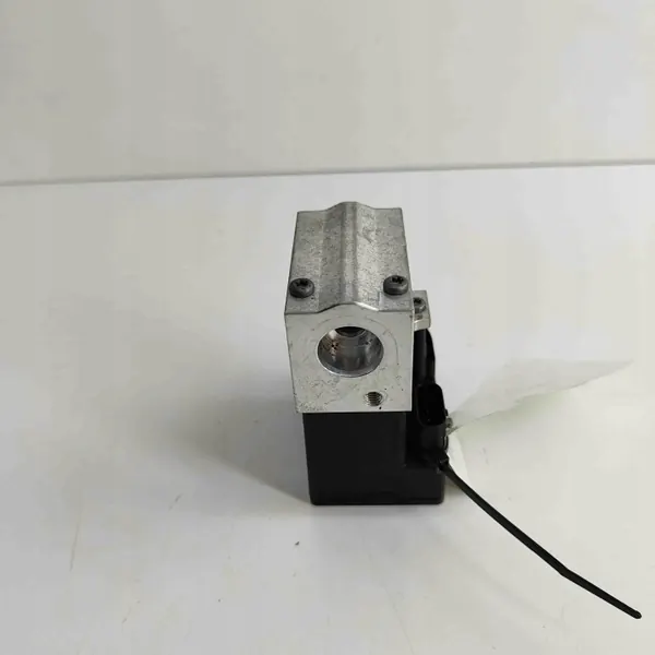 Porsche OE 4M0816682 Ilmastointikondensaattorin Venttiili image 5