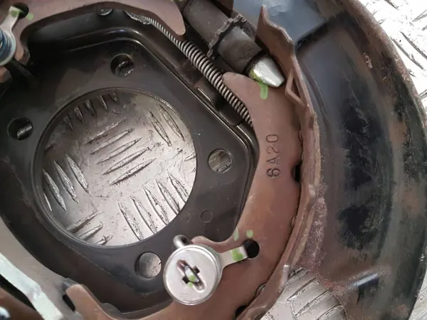 Käsijarrun kenkät OEM 6A20 Lexus RX 330-400H image 7