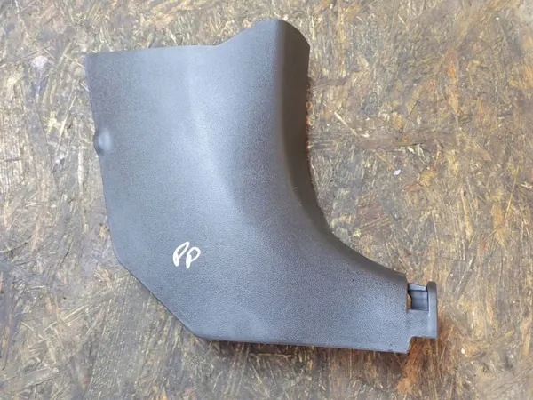 Hyundai Elantra VII Pilaarbekleding OEM 85824AA000 Voor rechts image 2