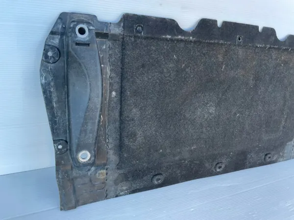 Audi A6 C7 A7 motorunderskydd OEM 4G0863821F image 3