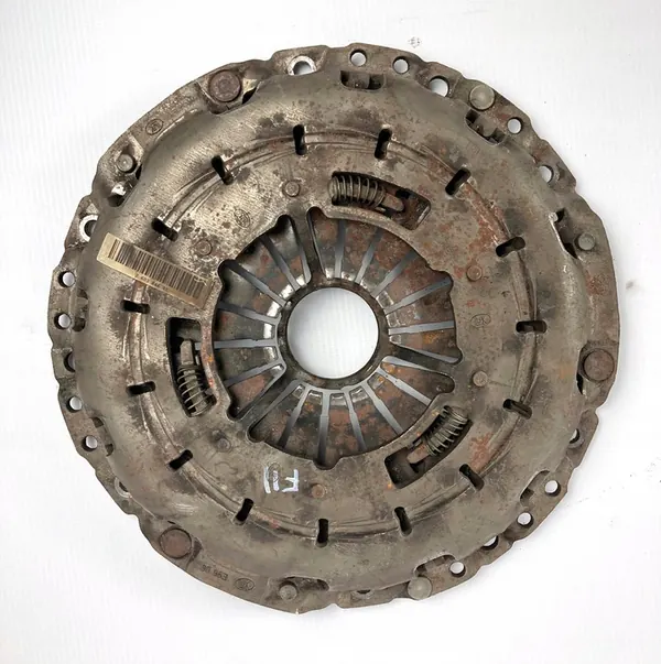 Kaksoismassaväkä, Kytkin - BMW F10 F11 - N47 - 2.0D image 6