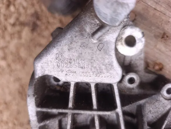 Oliepomp Opel Astra H 1.2 1.4 OEM 55581011 image 8