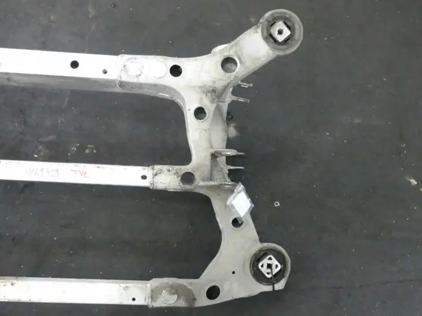 Tesla Hinterachsträger OEM 1009826-00-A für Model S 12-16 image 7
