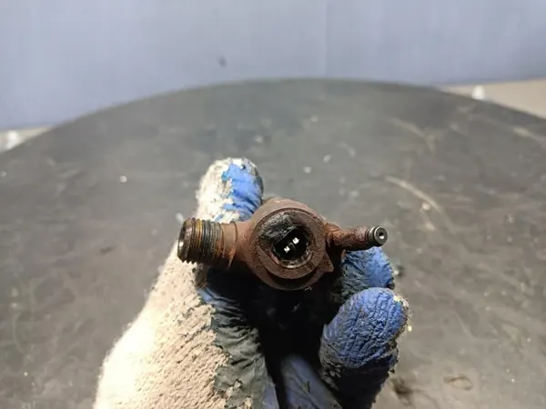 Iniettore VW CRAFTER T5 T6 03N130277M image 3