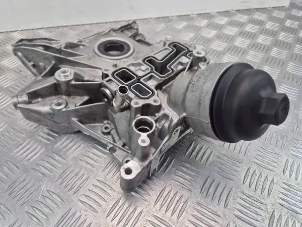 Mercedes Steuerdeckel OEM A2640150100 - Gebraucht image 3