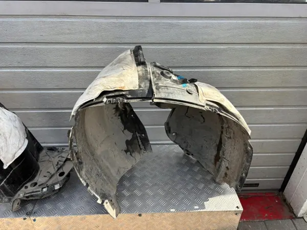 Nissan X-Trail T33 etulokasuoja OEM 638436RA0A/638426RA0A image 3