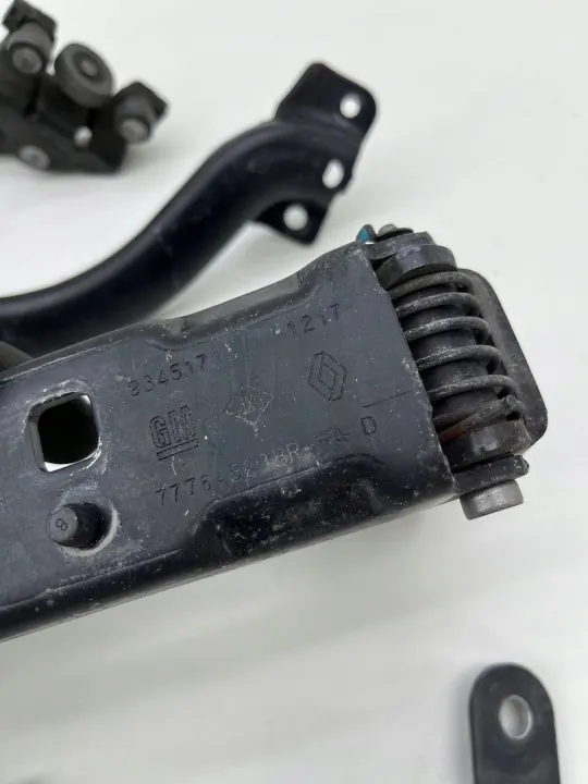 Schiebetür-Scharnierrolle OEM 777645238R - Gebraucht image 5